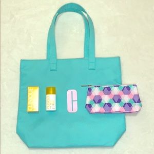 NEW - Clinique - Sunscreen w/ Tote & Makeup Pouch